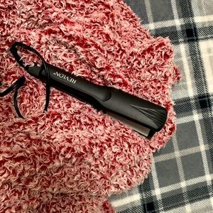 Revlon Black 1” Hot Flat Iron!! Absolutely love this one!! NOTHING WRONG with it